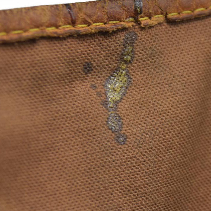$1300 Louis Vuitton  Monogram Batignolles Vertical WELL WORN