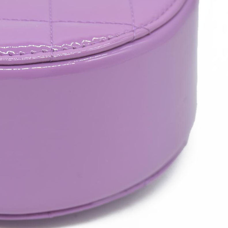 $2940 Chanel Patent Quilted Round Clutch with Chain