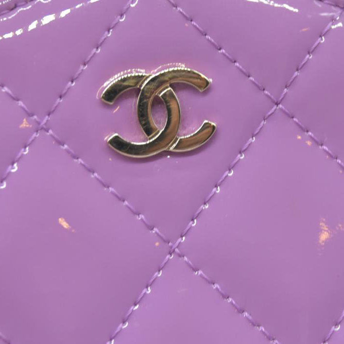 $2940 Chanel Patent Quilted Round Clutch with Chain