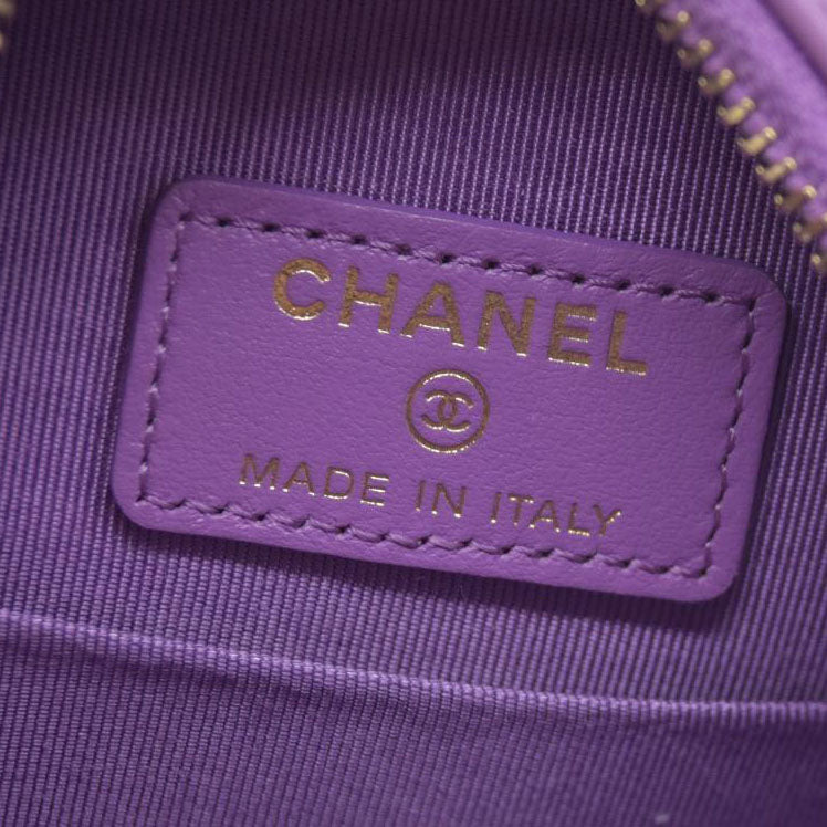 $2940 Chanel Patent Quilted Round Clutch with Chain