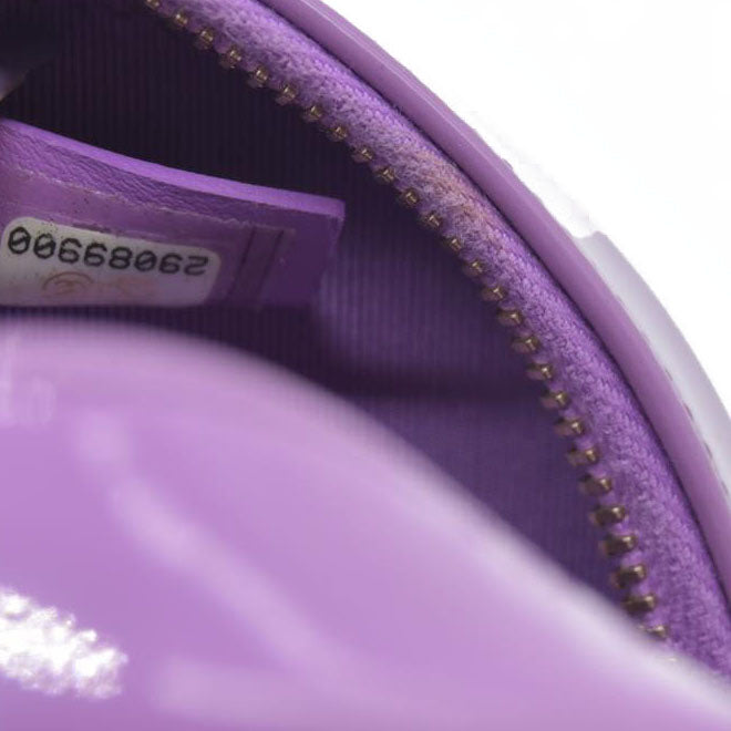 $2940 Chanel Patent Quilted Round Clutch with Chain