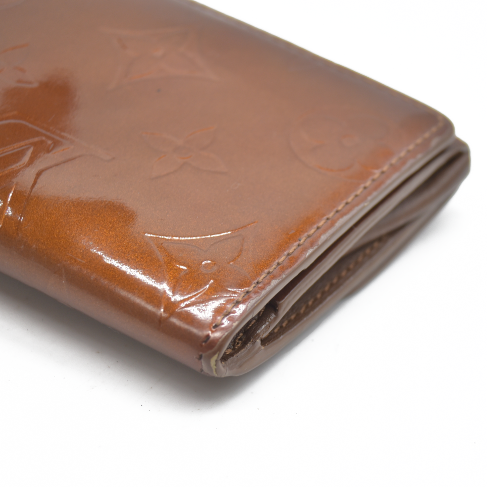 AUCTION $545 Louis Vuitton Monogram Vernis Ludlow Patent Leather Coin Purse Wallet BJ0041