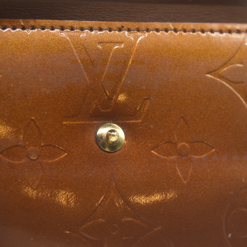 AUCTION $545 Louis Vuitton Monogram Vernis Ludlow Patent Leather Coin Purse Wallet BJ0041