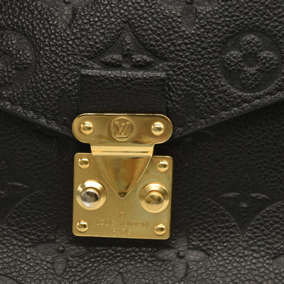 LOUIS VUITTON Empreinte Pochette Metis Black AR2147
