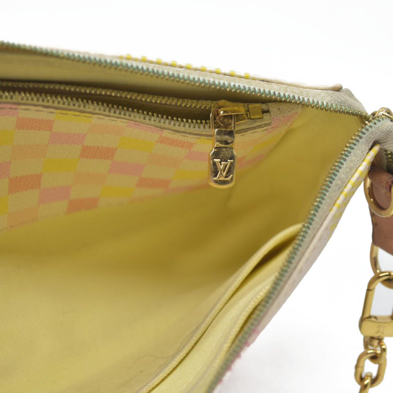 $1760 Louis Vuitton Damierlicious Pochette Accessoires