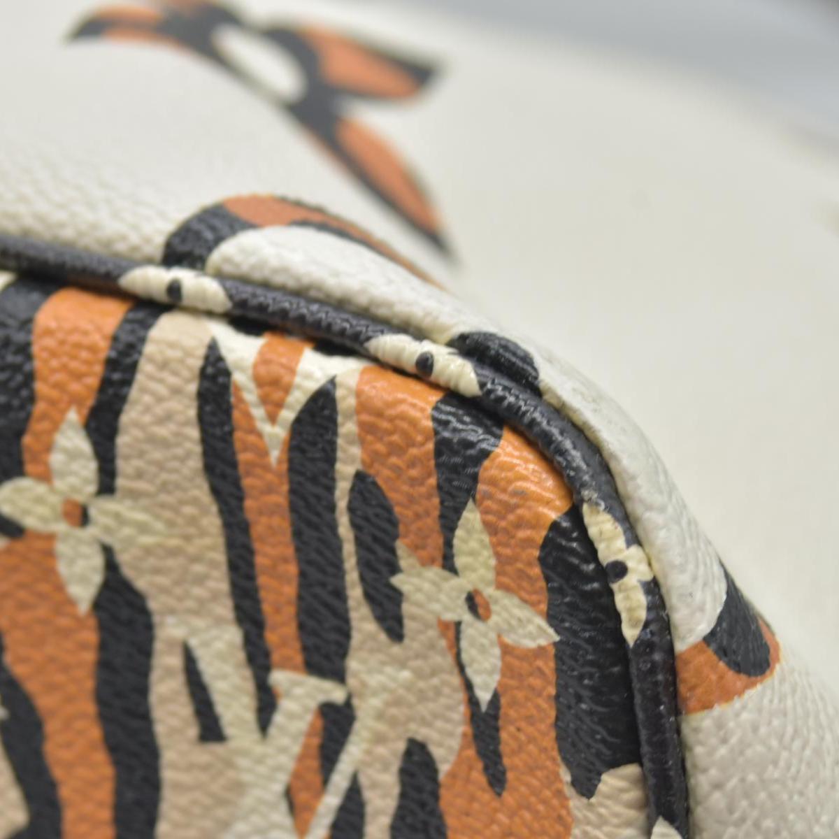 $2490 2019 Louis Vuitton  Monogram Giant Jungle Neverfull MM GI2139