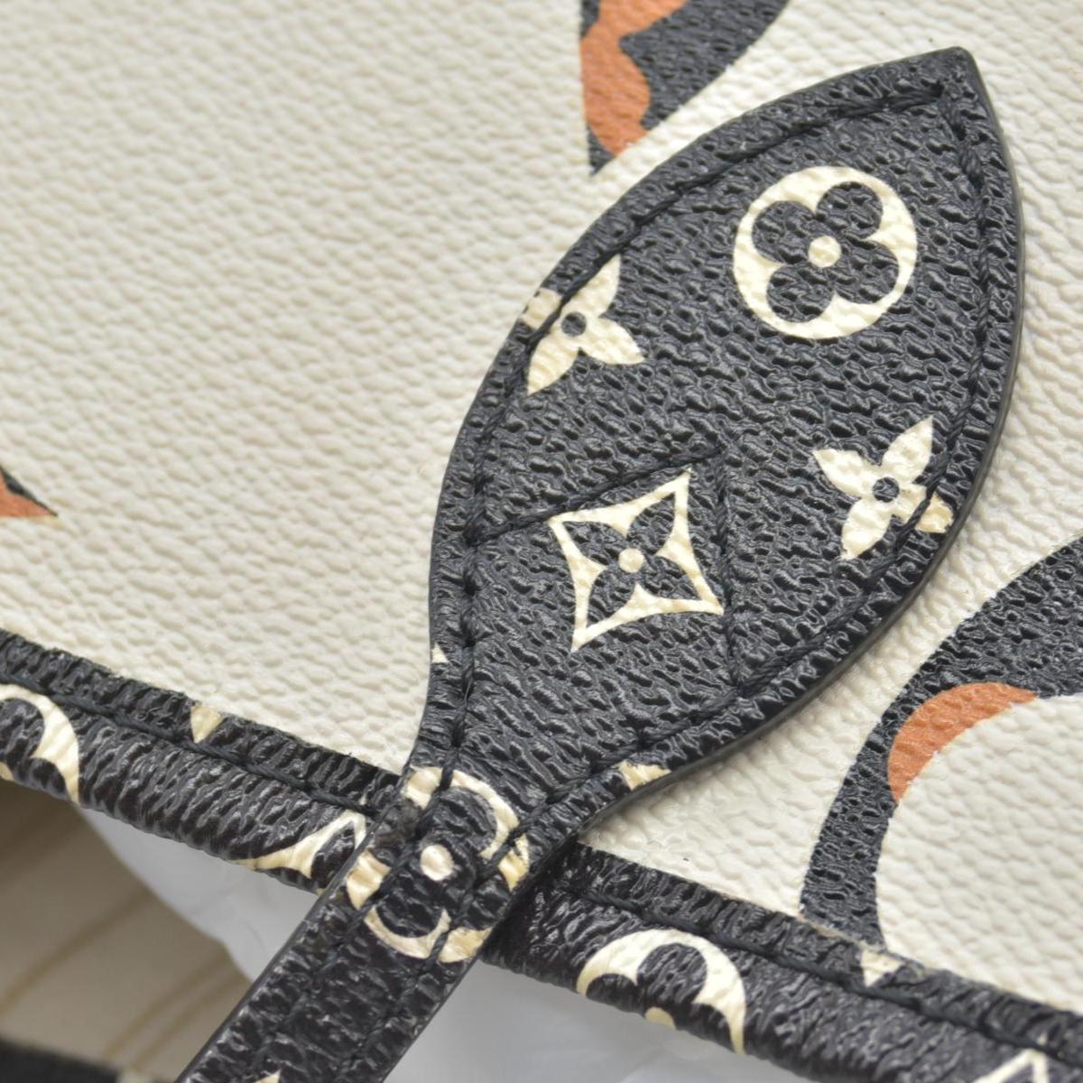 $2490 2019 Louis Vuitton  Monogram Giant Jungle Neverfull MM GI2139