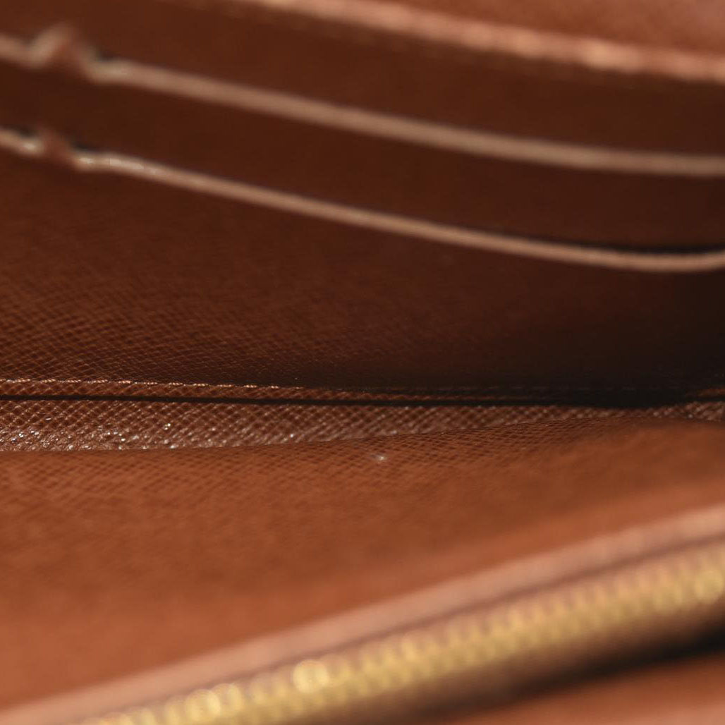 Louis Vuitton  Monogram Sarah Wallet MB1005