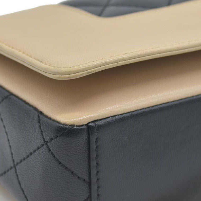 $4700 Chanel Mademoiselle Vintage Flap Bag Black Beige BiColor Turn Lock CC Chain Crossbody