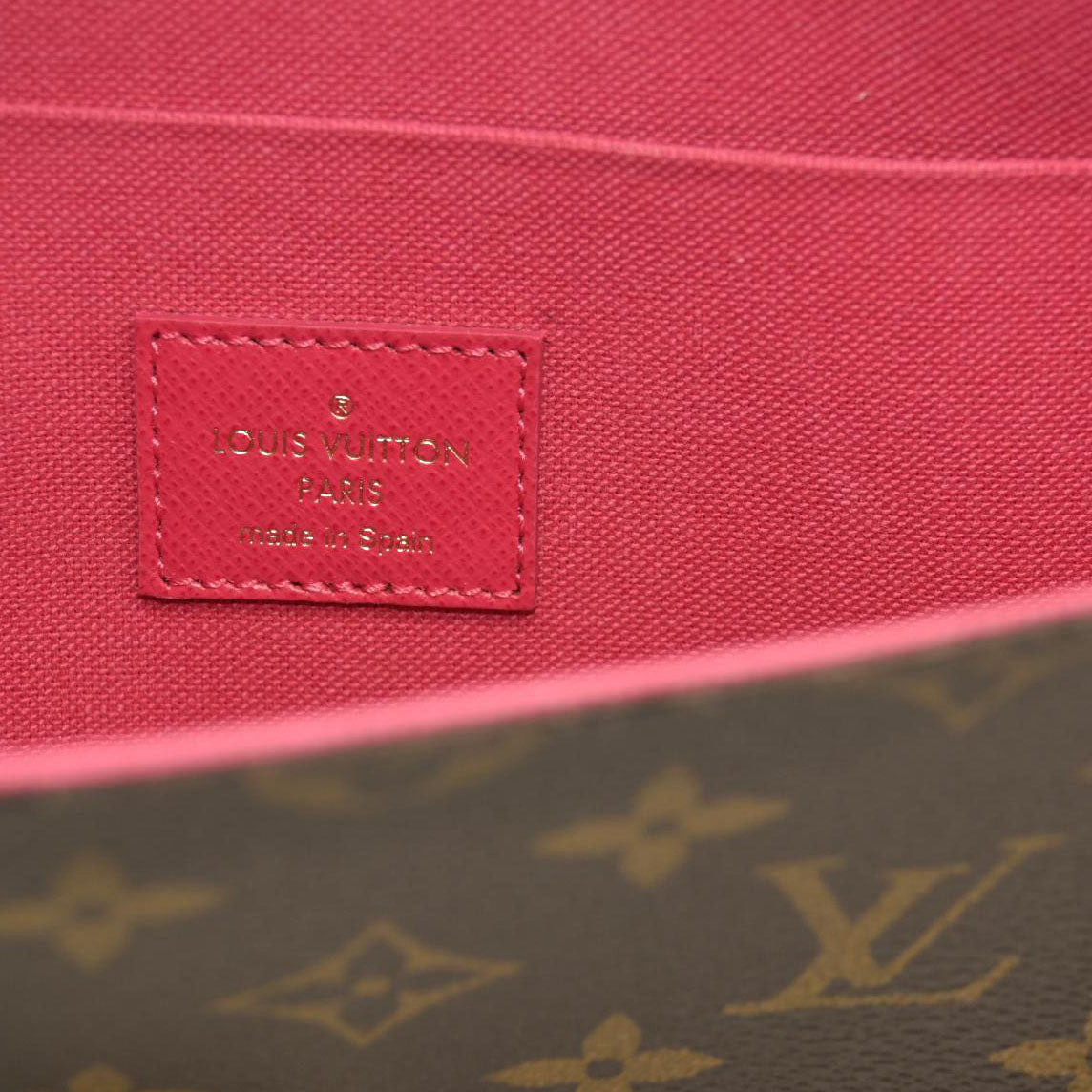 LOUIS VUITTON  Monogram 2021 Christmas Animation Hollywood Pochette Felicie Chain Wallet Fuchsia