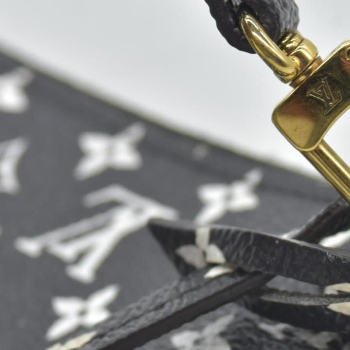 $600 2019 Louis Vuitton Monogram Giant Jungle Neverfull MM GM Pochette Black GI2139
