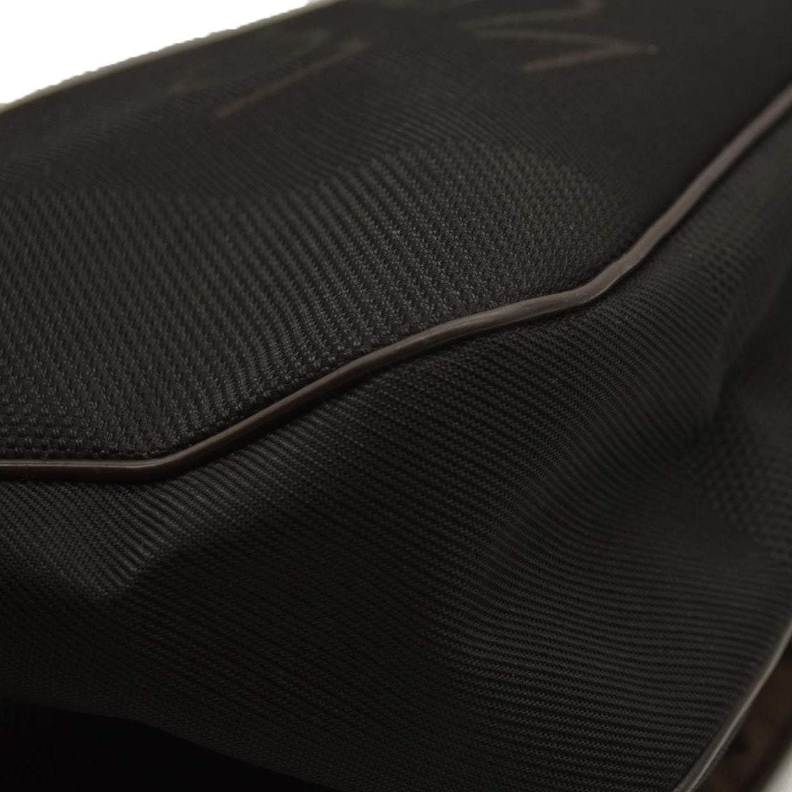 LOUIS VUITTON  Damier Geant Petit Messenger Bag Black  VI4098