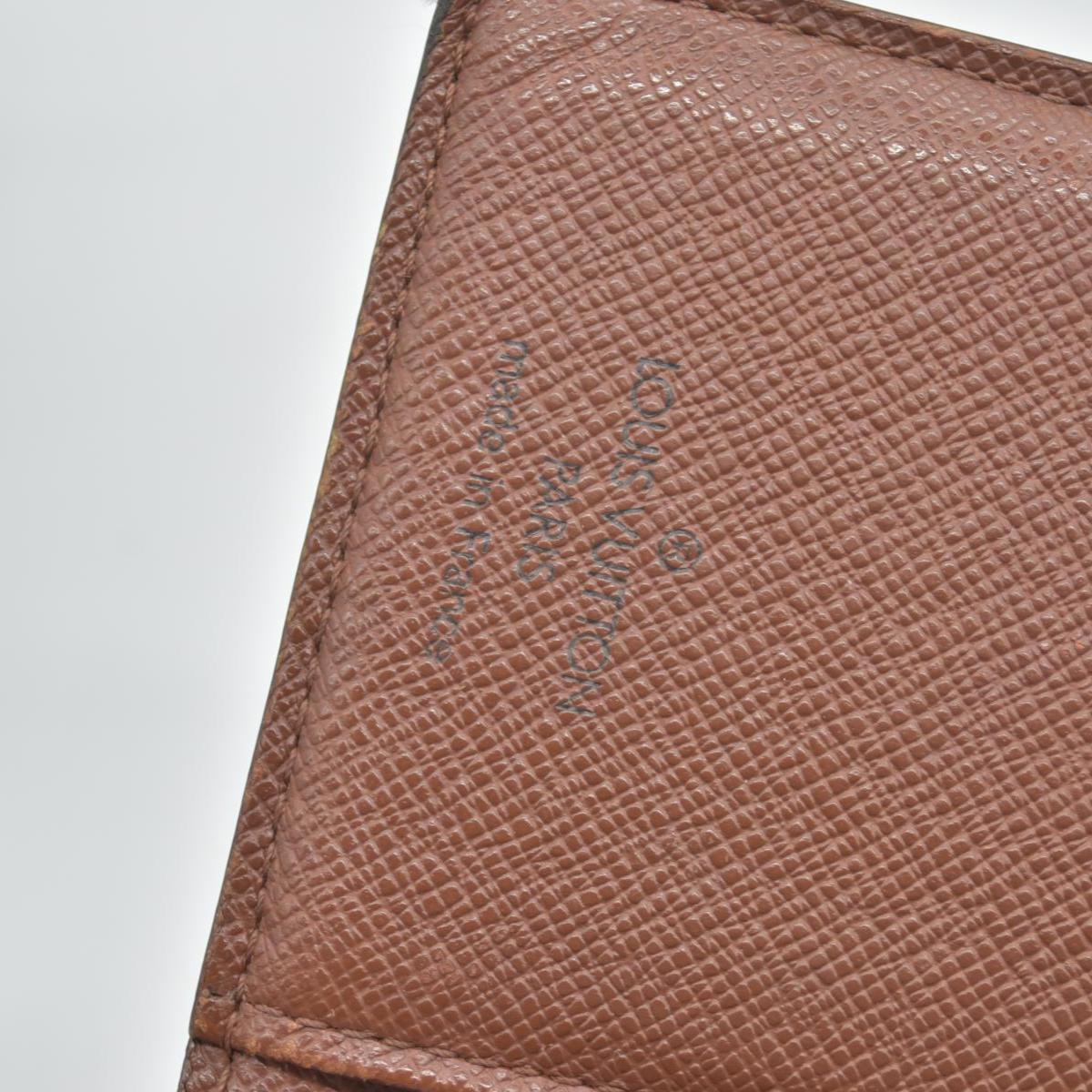 $750 2003 Louis Vuitton Kisslock French Wallet MI0013