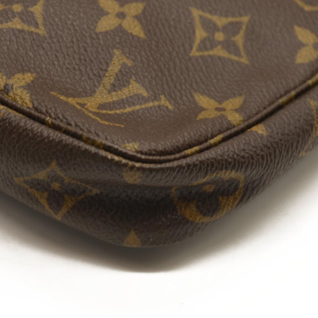 LOUIS VUITTON Monogram Pochette Accessories VI1909