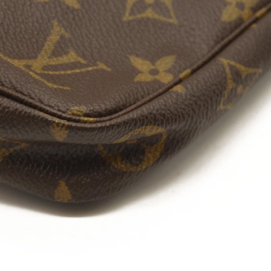 LOUIS VUITTON Monogram Pochette Accessories VI1909