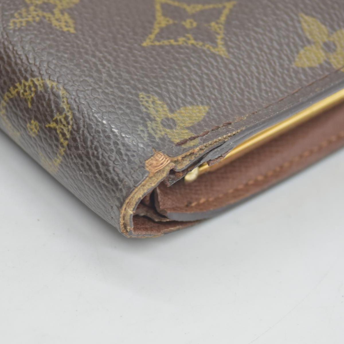 $750 2003 Louis Vuitton Kisslock French Wallet MI0013