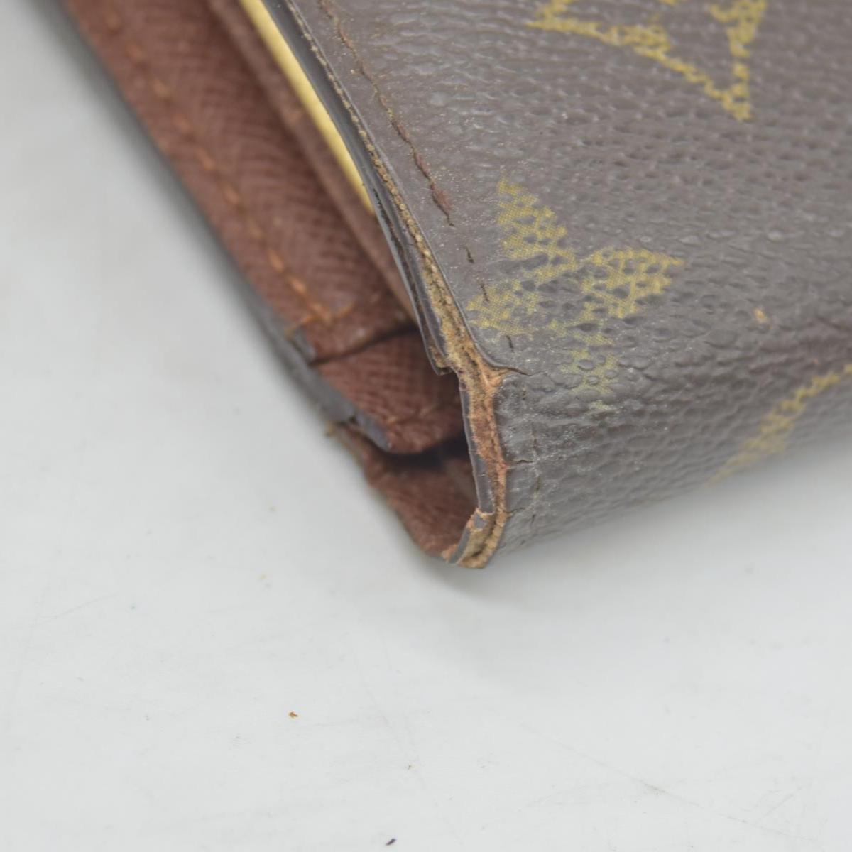 $750 2005 Louis Vuitton Kisslock French Wallet CA0015