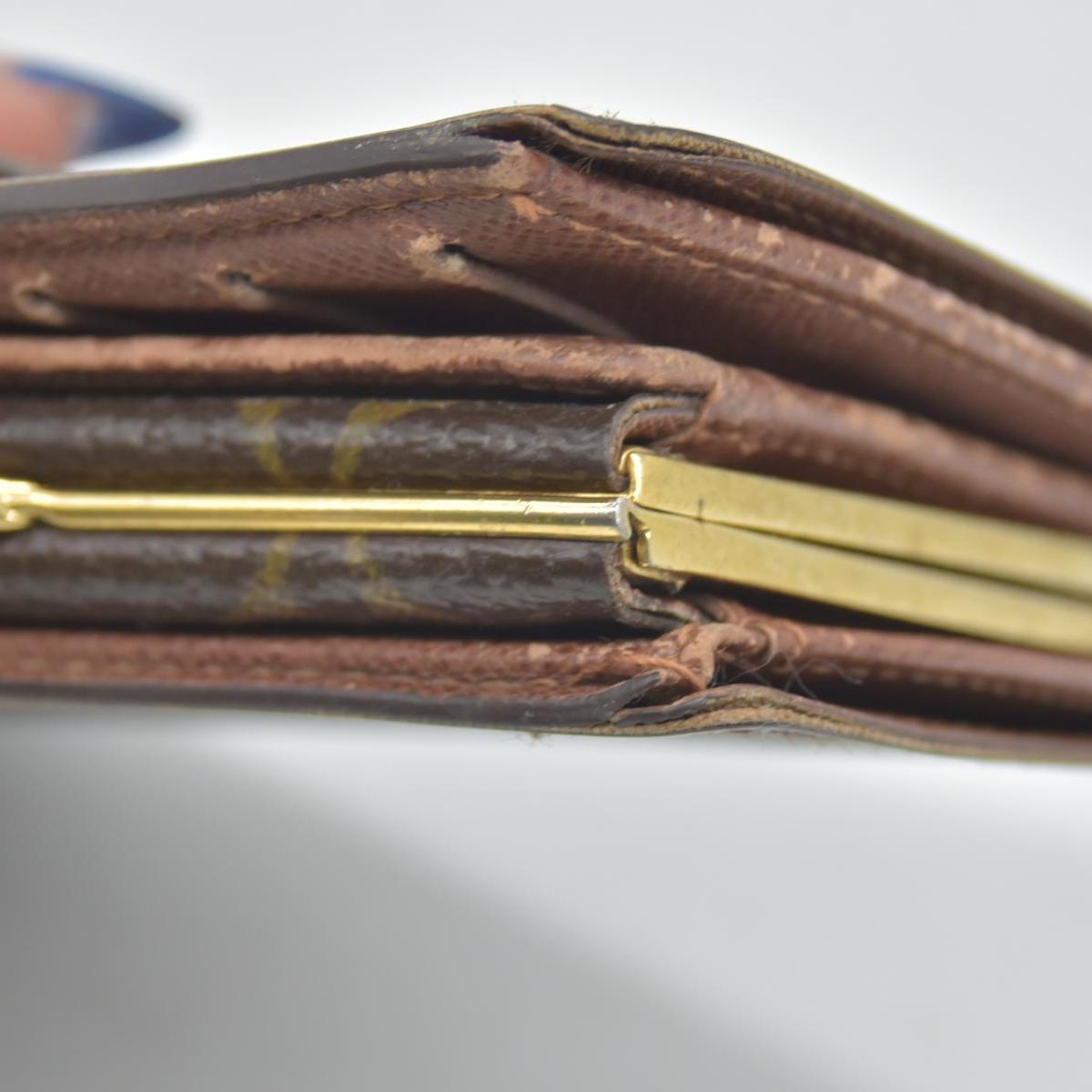 $750 2005 Louis Vuitton Kisslock French Wallet CA0015