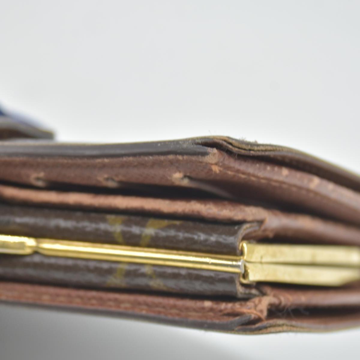 $750 2003 Louis Vuitton Kisslock French Wallet MI0013