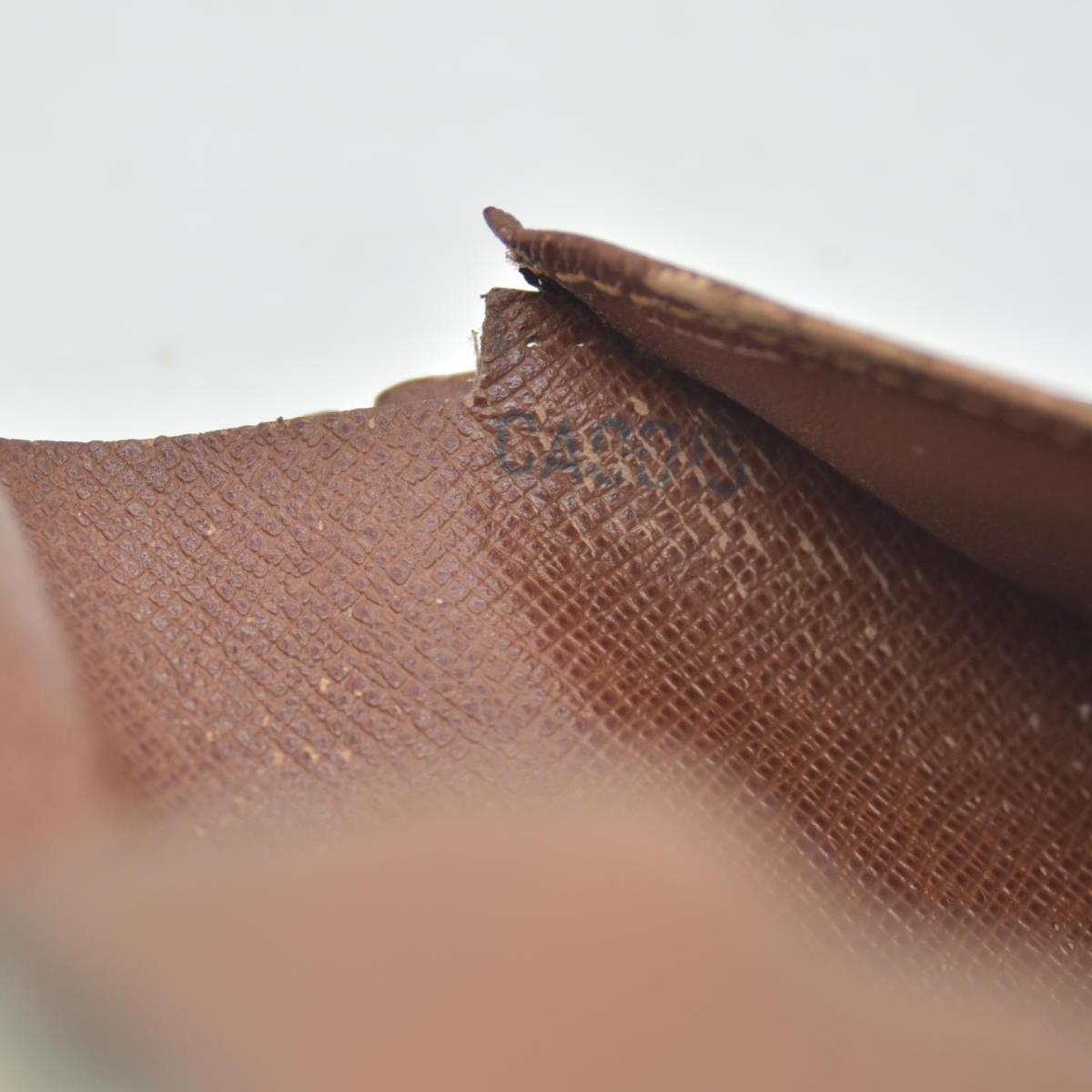 $750 2005 Louis Vuitton Kisslock French Wallet CA0015
