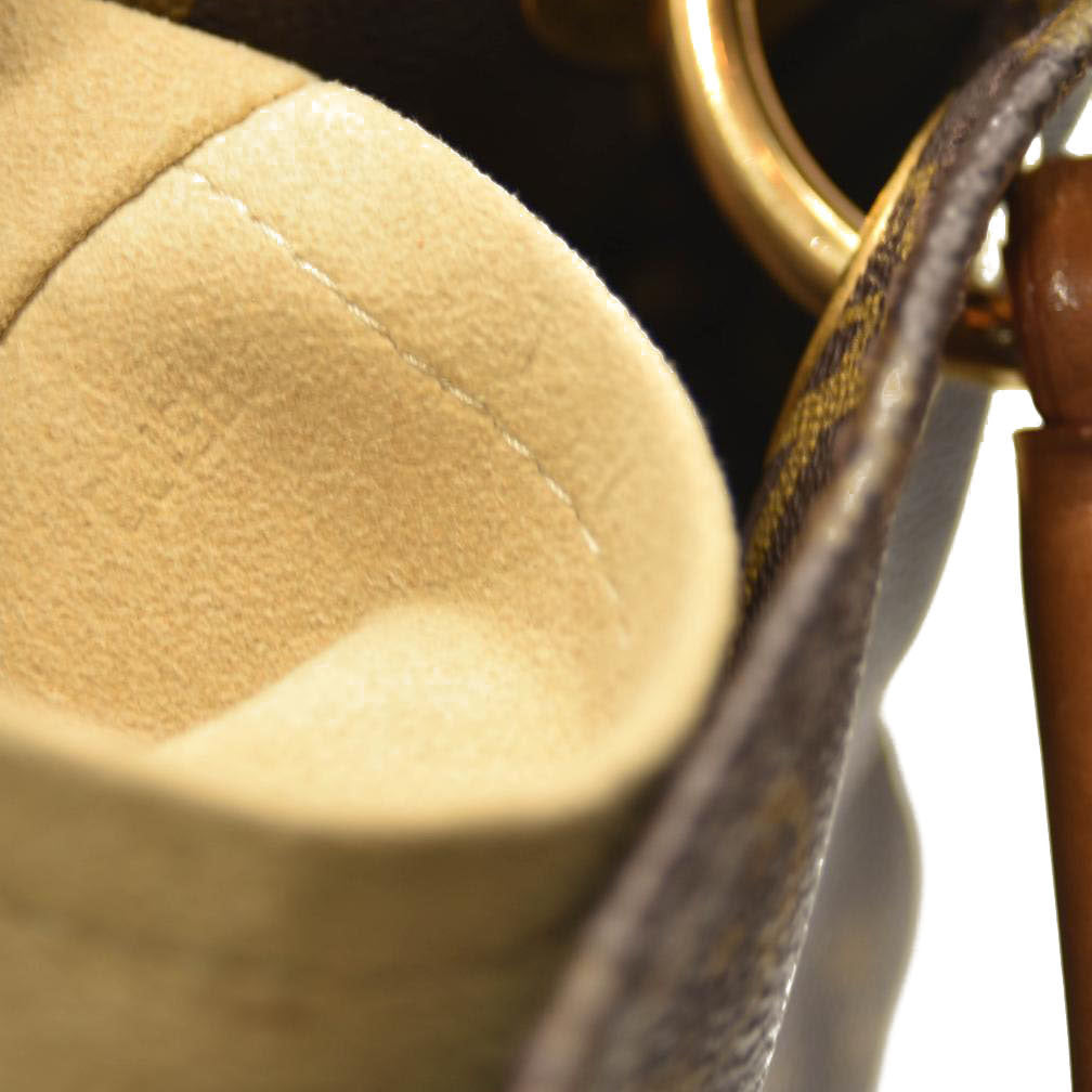 LOUIS VUITTON Monogram Artsy MM CA5100