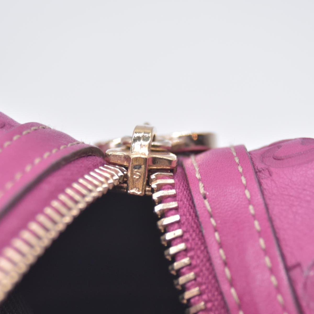 $480 GUCCI Guccissima Leather Heart Charm Cosmetic Pouch Pink CONSIGNMENT 10021425