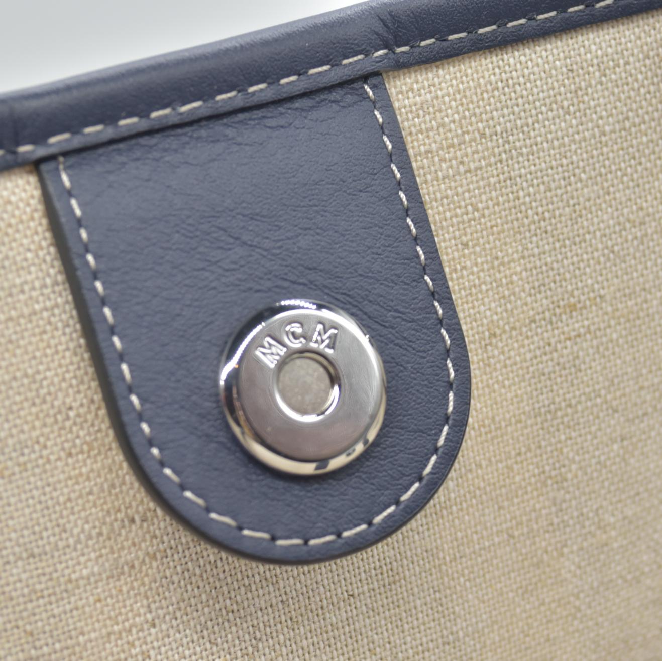 $780 MCM Aren Shopper in Beach Club Canvas Navy Blazer Medium Tote