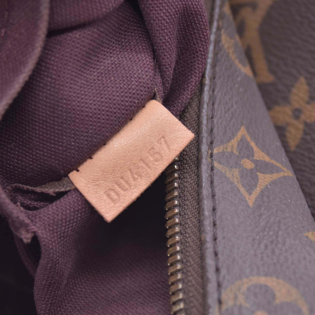 $1650 2017 Louis Vuitton Monogram Berri MM DU4157