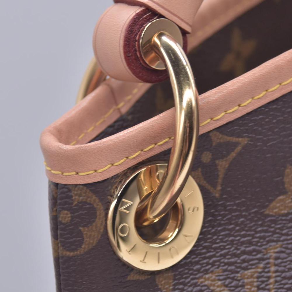 $2500 Louis Vuitton Monogram Artsy MM