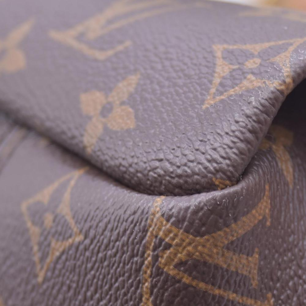 $2500 Louis Vuitton Monogram Artsy MM