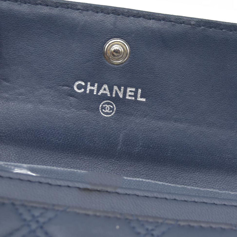 AUCTION $525 Chanel Interlocking CC Logo Card Holder