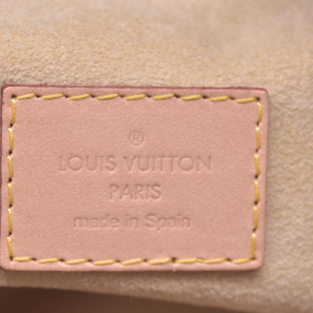 $2500 Louis Vuitton Monogram Artsy MM