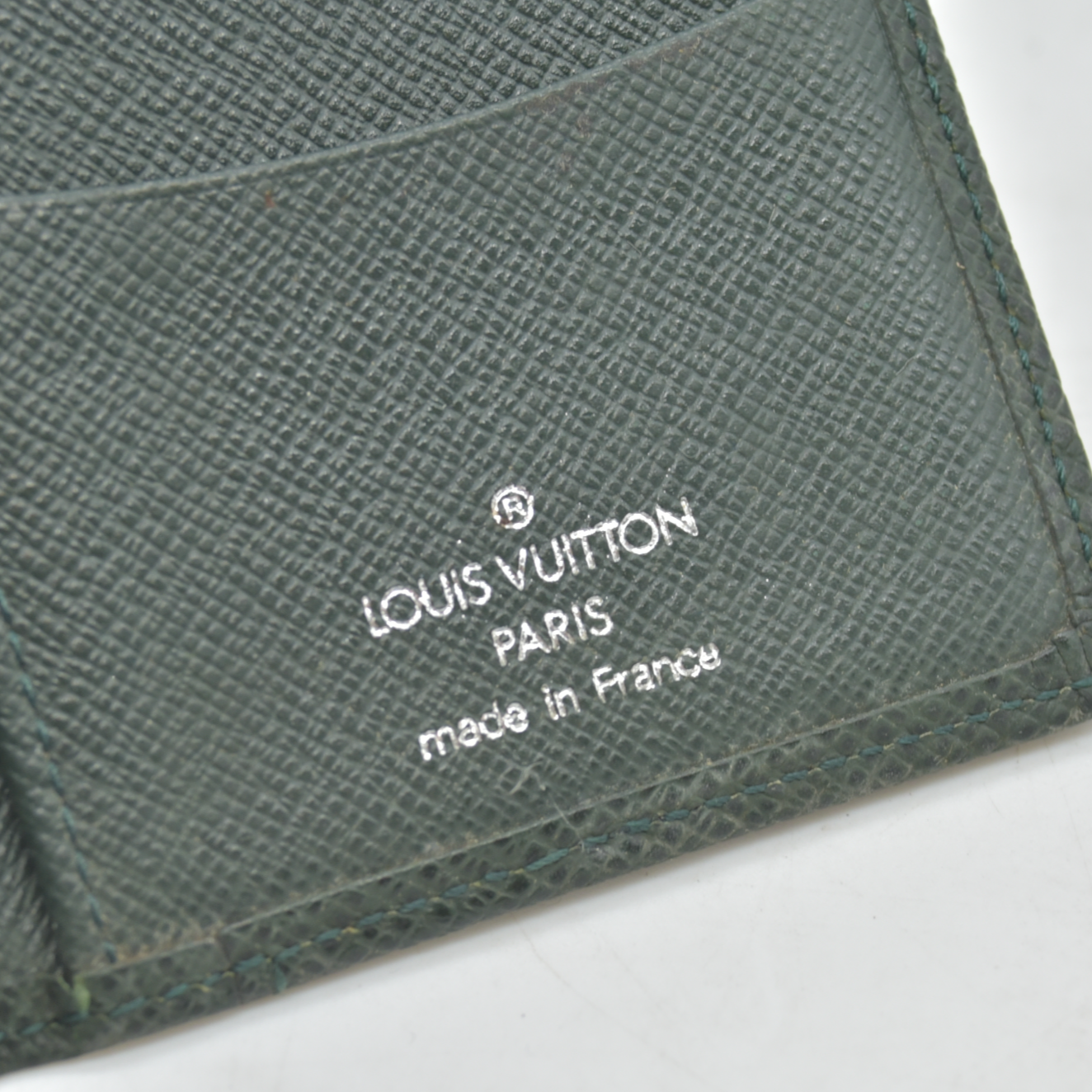 $500 2005 Louis Vuitton Taiga Organizer De Poche Leather Card Holder Case MI0055