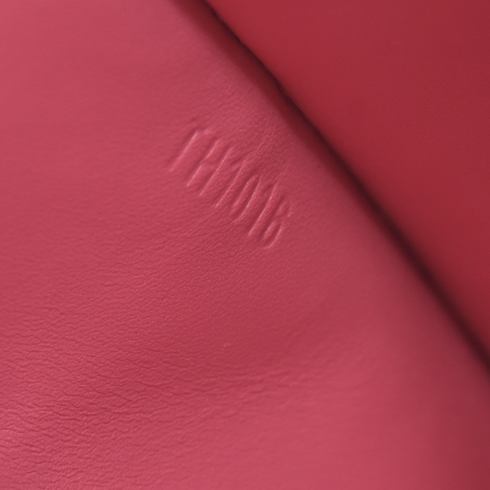 $665 Louis Vuitton Pink Vernis Envelope Plat 2006 TH1016