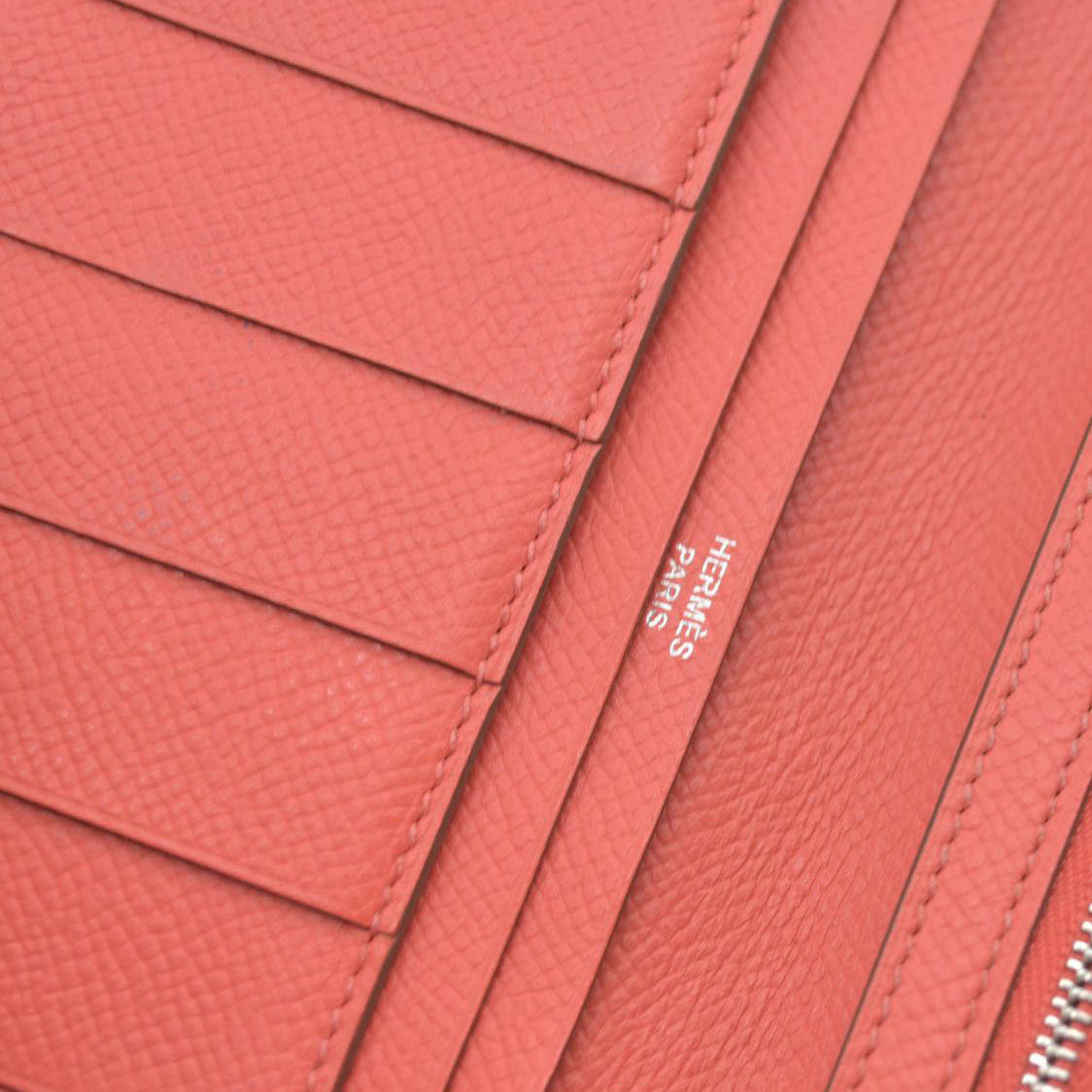 AUCTION $1570 Hermes Epsom Bearm Souffle Bifold Wallet Pink