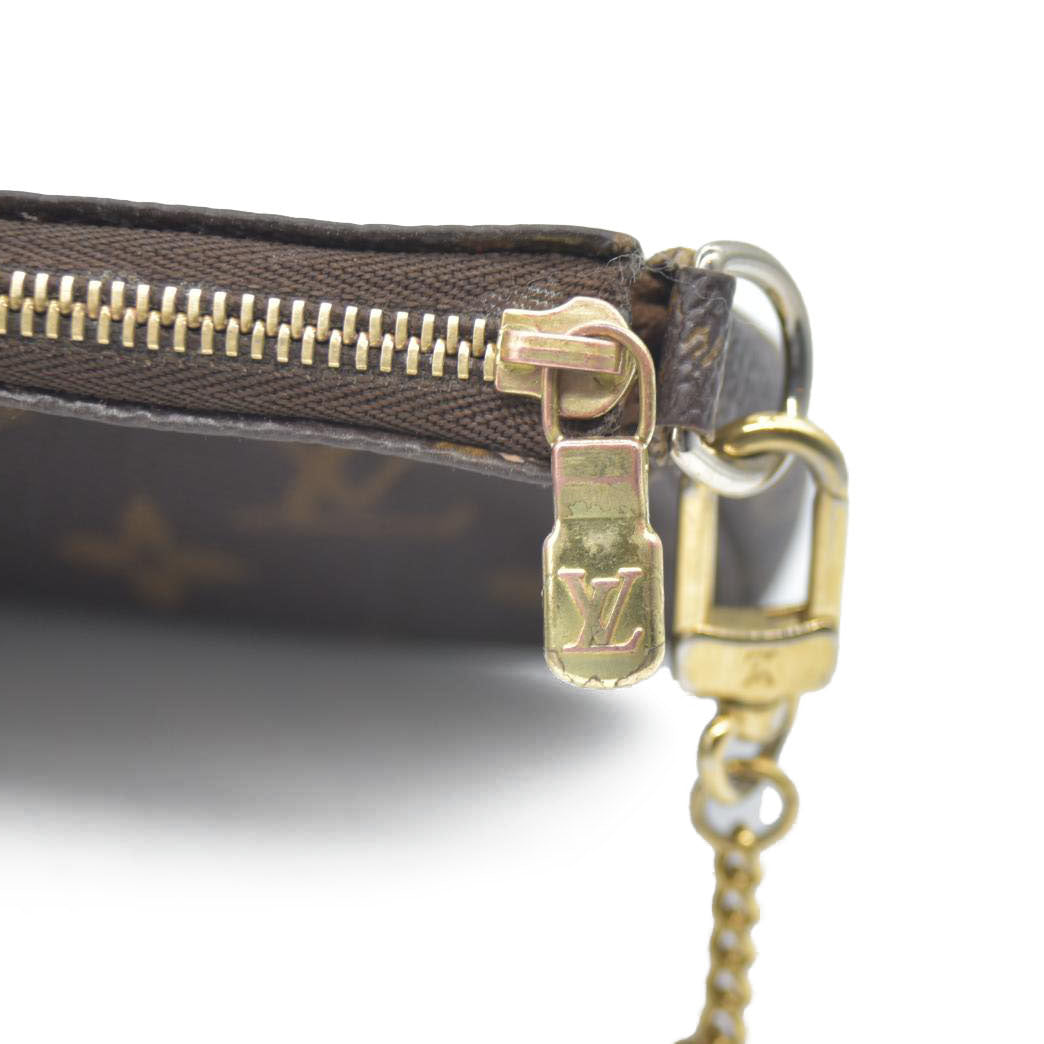 LOUIS VUITTON Mini Pochette Accessoires Monogram Handbag FL1026