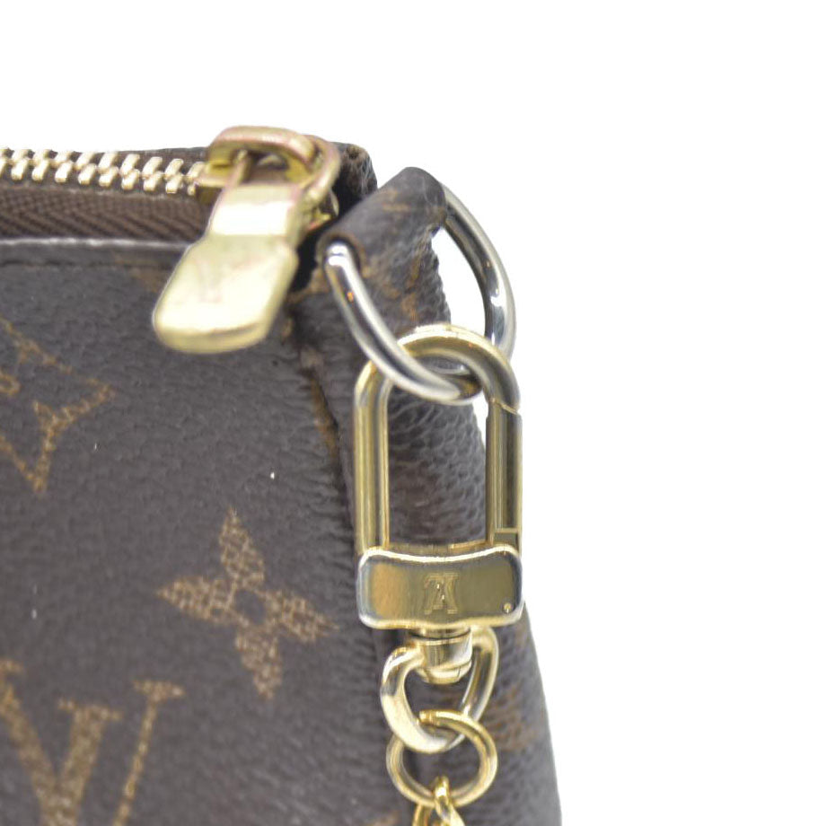 LOUIS VUITTON Mini Pochette Accessoires Monogram Handbag FL1026