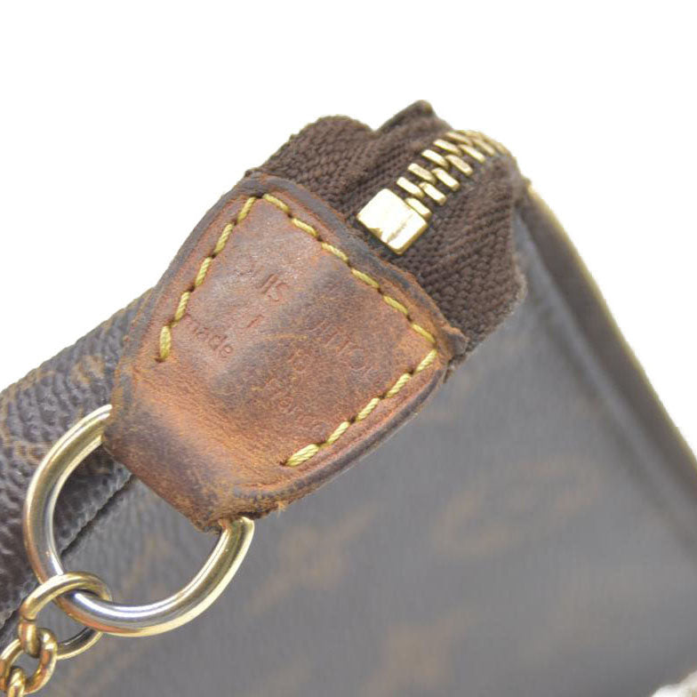 LOUIS VUITTON Mini Pochette Accessoires Monogram Handbag FL1026