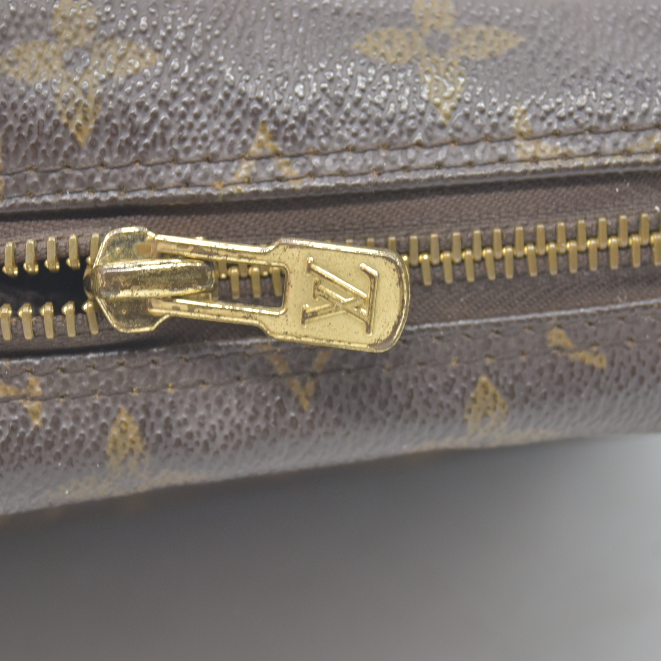 $600 1989 LOUIS VUITTON Monogram Trousse Toilette 23 Clutch Bag TH8911