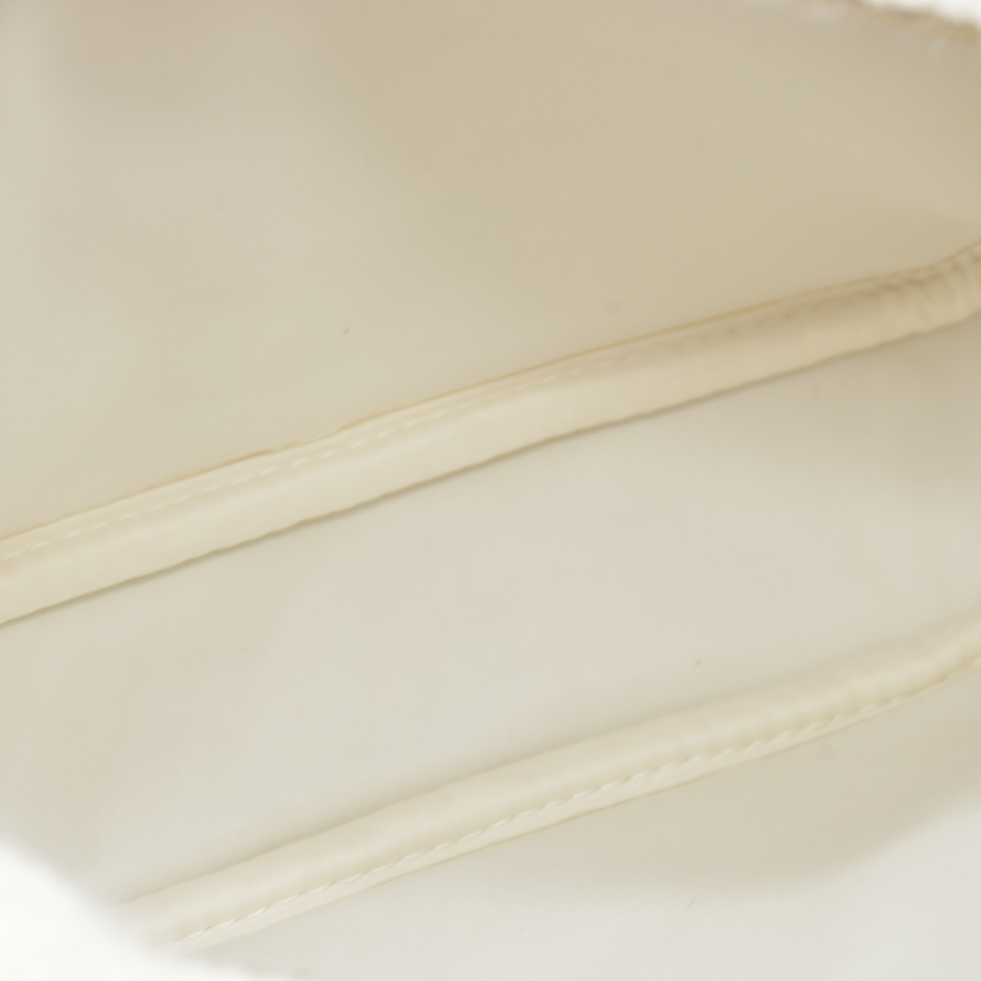 Chanel Beauty Cosmetic Pouch White Tweed Gold 2024