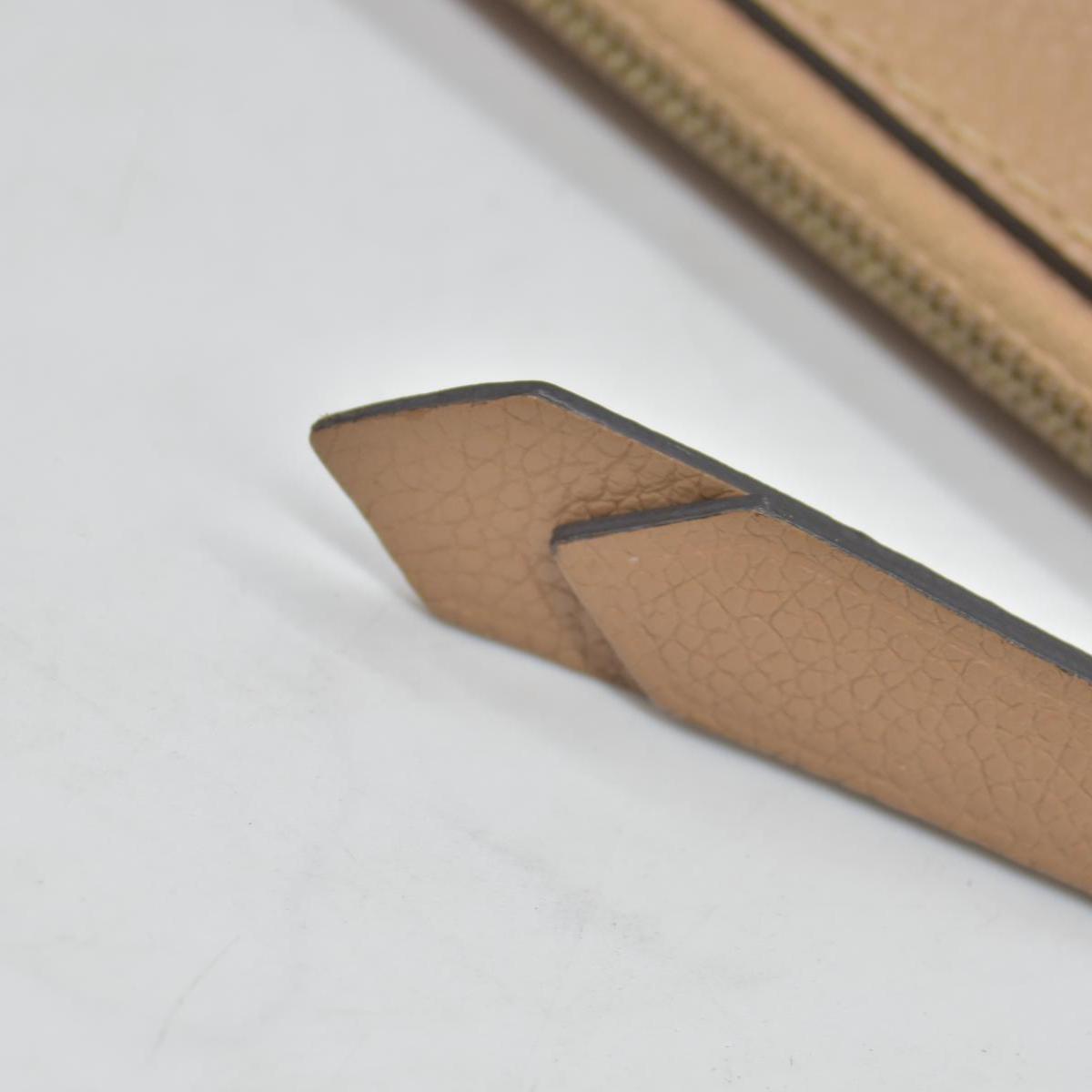 $760 Louis Vuitton Monogram Daily Pouch Sesame