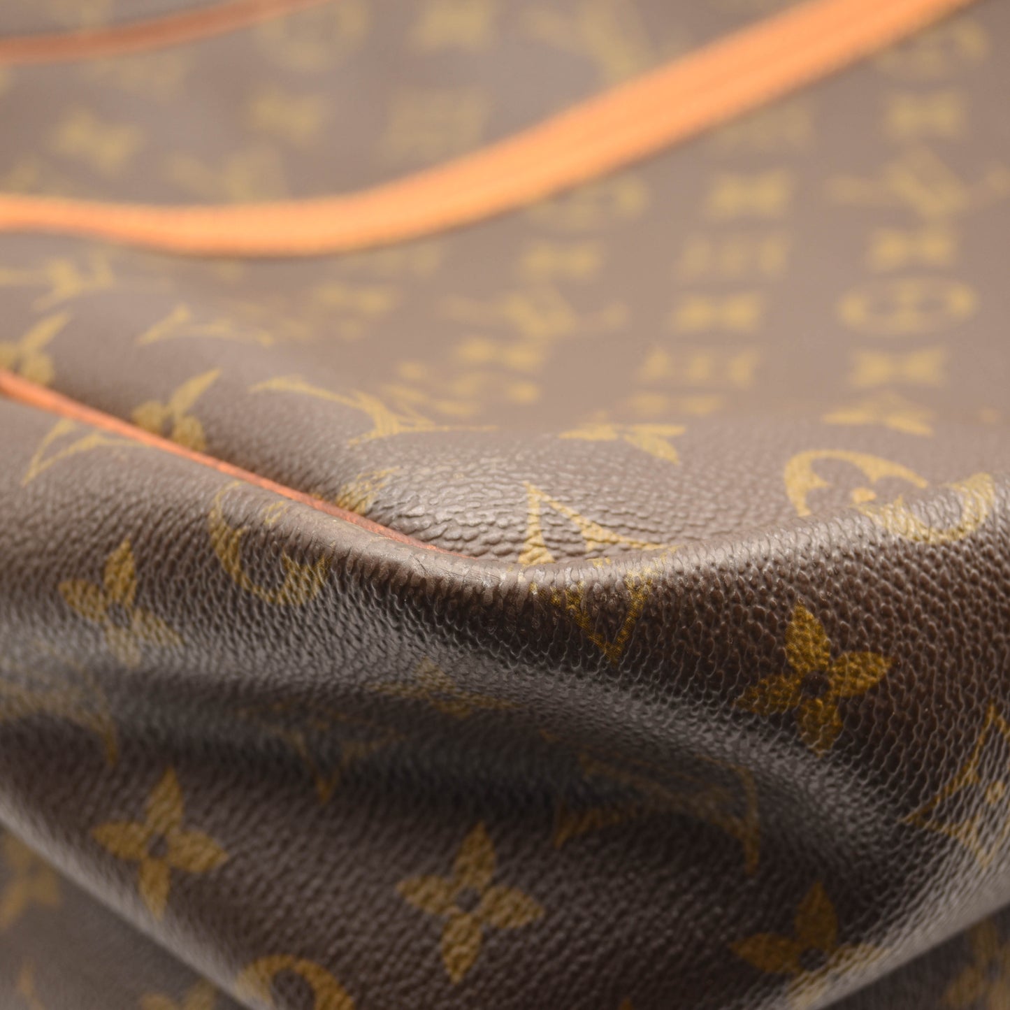 LOUIS VUITTON MONOGRAM REPORTER GM