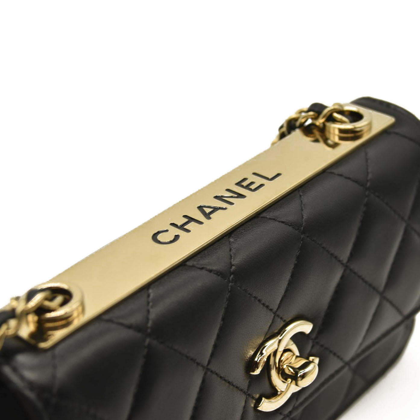 CHANEL Lambskin Quilted Trendy CC Flap Phone Holder With Chain Black