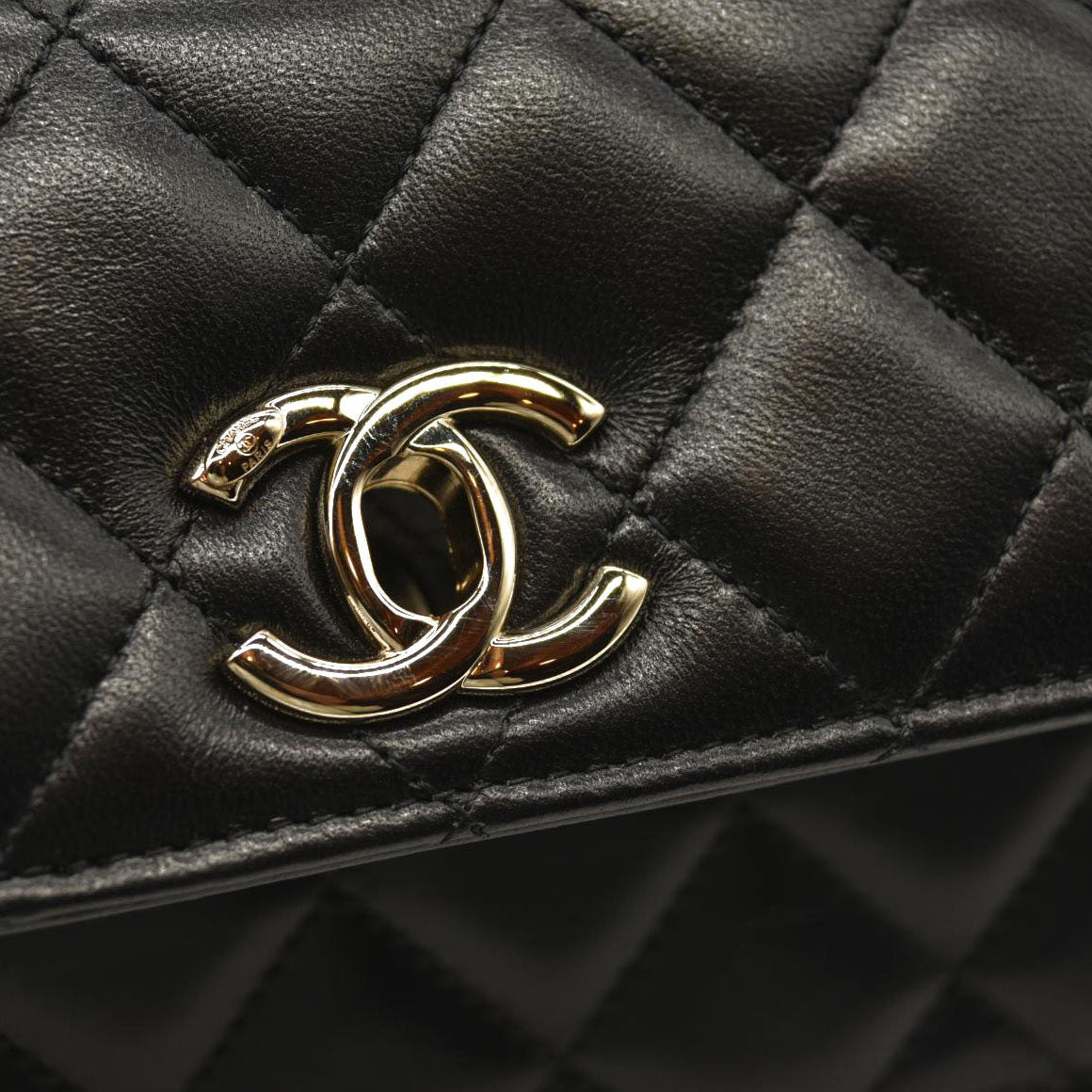 CHANEL Lambskin Quilted Trendy CC Flap Phone Holder With Chain Black