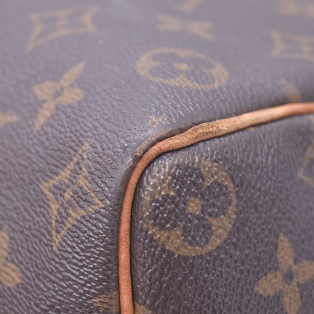 $1700 2005 Louis Vuitton Speedy 35 Monogram AA0065