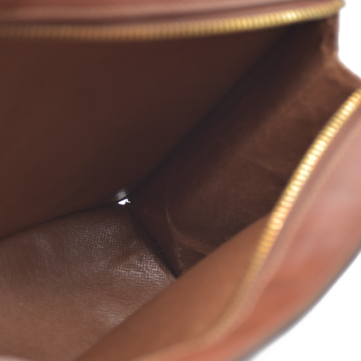 CONSIGNMENT AUCTION $1050 Louis Vuitton  Monogram Pochette Homme