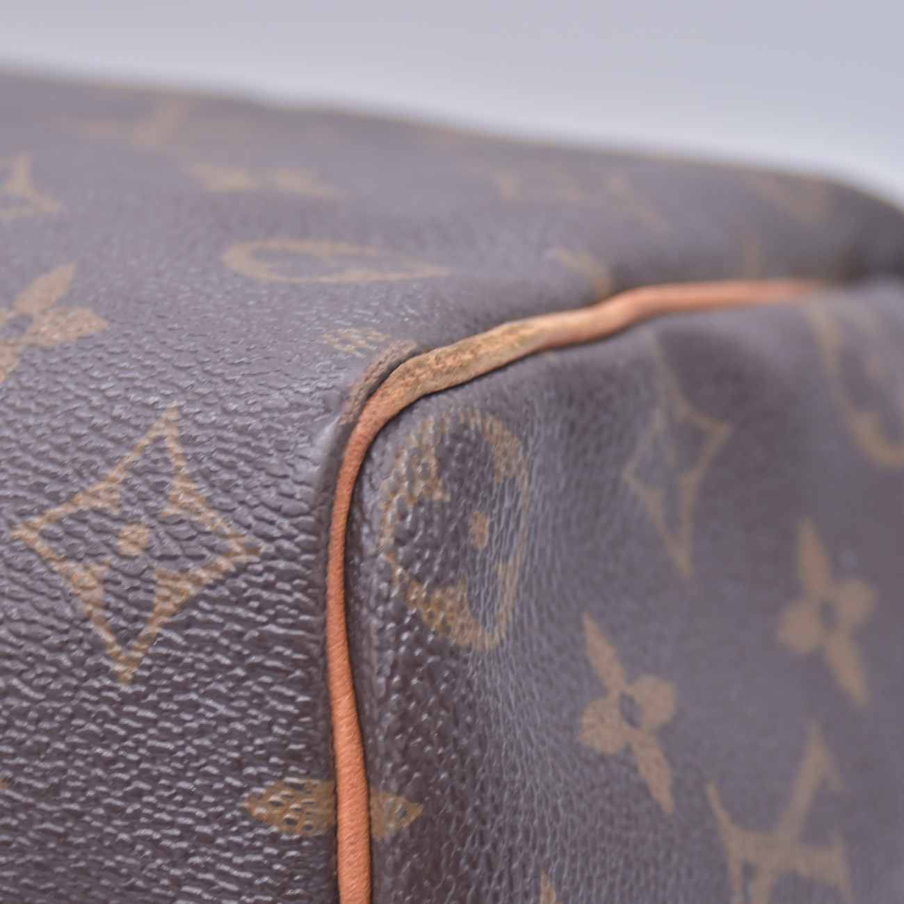 $1700 2005 Louis Vuitton Speedy 35 Monogram AA0065