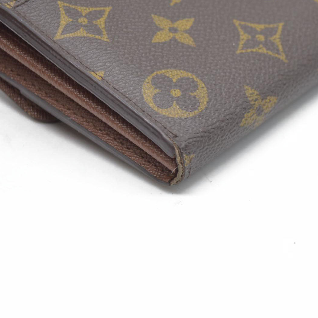 AUCTION $725 Louis Vuitton Monogram Sarah Wallet (no date code)