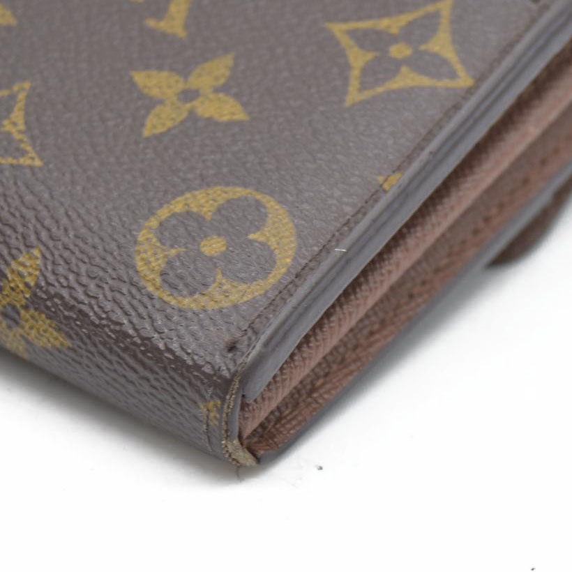 AUCTION $725 Louis Vuitton Monogram Sarah Wallet (no date code)