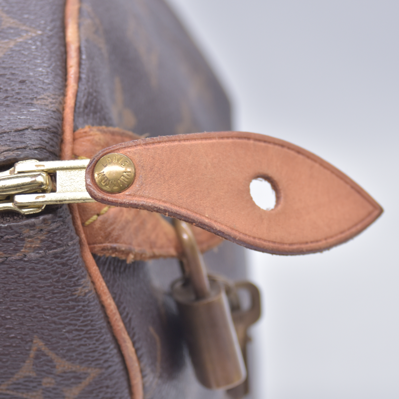 $1700 2005 Louis Vuitton Speedy 35 Monogram AA0065